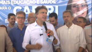 Ministro Camilo Santana visita obras do Hospital Universitário da UFCA, em Juazeiro do Norte