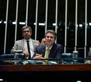 Senador Camilo Santana defende redução da maioridade penal para 16 anos